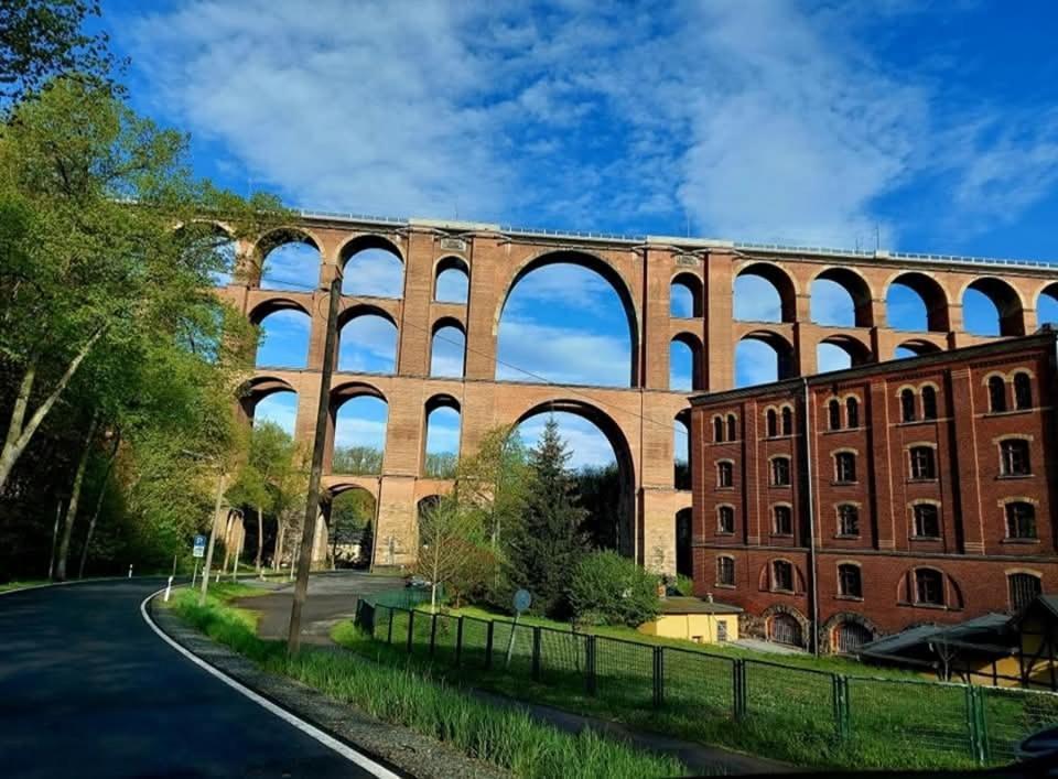 FEWO Blick Mylau 80m2 - Nähe Freizeitpark Plohn&Göltzschtalbrücke - Ruhige Lage - Wald - Wandern - Rad fahren Reichenbach im Vogtland Exterior foto